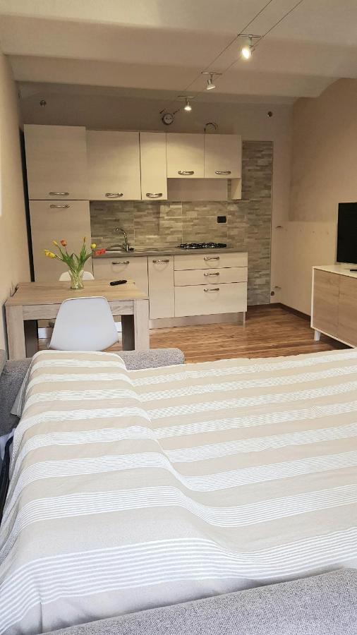 Appartement La Ca' d' Rina à Melle Extérieur photo